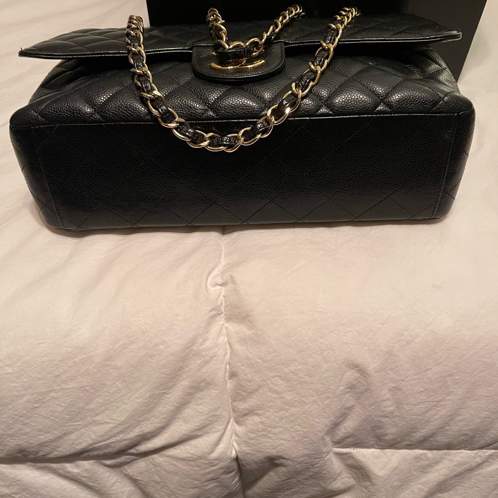 Authentic Chanel maxi - Picture 3 of 6